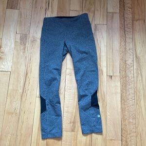 Lululemon capri pants. Great condition! No flaws, 25 inches.